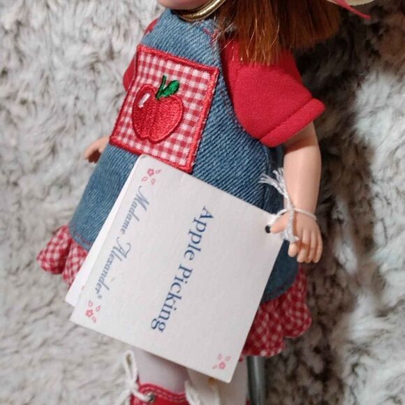 Madame Alexander doll. Apple picking - Picture 3 of 12